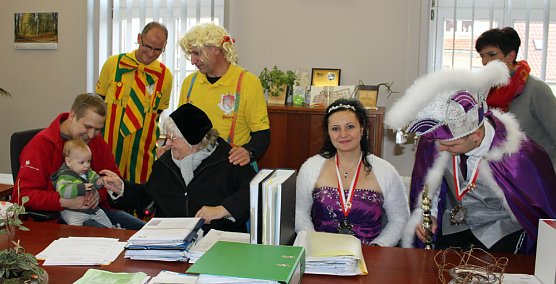 Im Handstreich B&uuml;rgermeistersitz erobert (Foto: Karl-Heinz Herrmann)