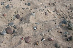 Steine am Strand (Foto: Karl-Heinz Herrmann) Steine am Strand (Foto: Karl-Heinz Herrmann)