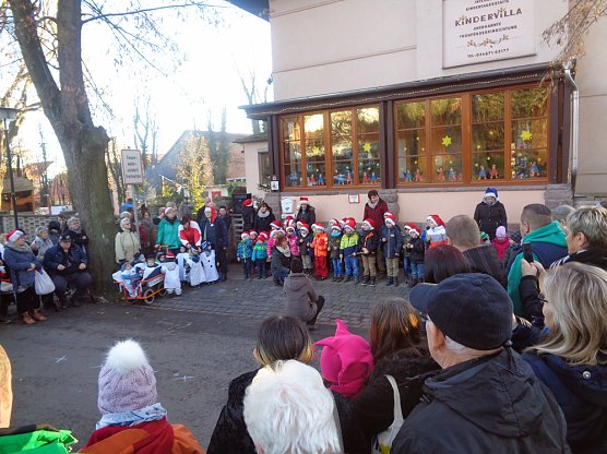 Gem&uuml;tlicher Weihnachtsmarkt in der Kindervilla (Foto: Kindervilla Bad Frankenhausen)