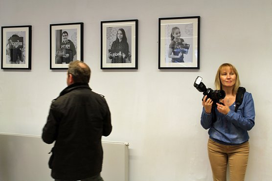 Fotodialog – Portrait mit Wort (Foto: Karl-Heinz Herrmann) Fotodialog – Portrait mit Wort (Foto: Karl-Heinz Herrmann)