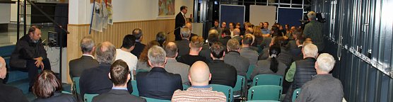 Vortrag zur Datensicherheit gehalten (Foto: Karl-Heinz Herrmann) Vortrag zur Datensicherheit gehalten (Foto: Karl-Heinz Herrmann)