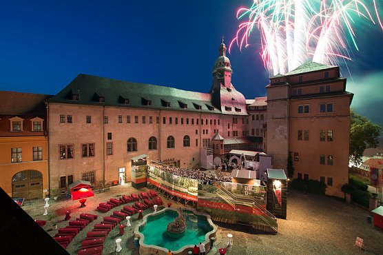 Mit dem Theater Freude schenken (Foto: Tino Sieland) Mit dem Theater Freude schenken (Foto: Tino Sieland)