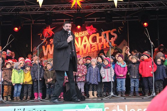 Weihnachtsmarkt Sondershausen eröffnet (Foto: Karl-Heinz Herrmann) Weihnachtsmarkt Sondershausen eröffnet (Foto: Karl-Heinz Herrmann)