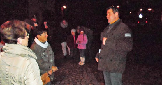 1. Geschichtliche Nachtf&uuml;hrung durch Etzleben (Foto: Peter Ke&szlig;ler)