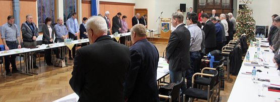 Gedenkminute im Kreistag (Foto: Karl-Heinz Herrmann)