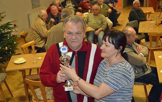 Skatturnier des SV 58 Esperstedt (Foto: Jürgen Schweser) Skatturnier des SV 58 Esperstedt (Foto: Jürgen Schweser)