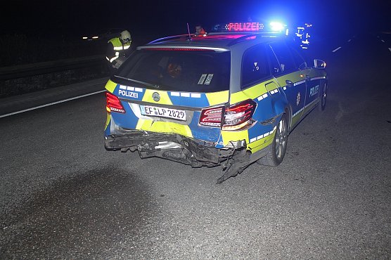 Trotz Blaulicht - Autobahnpolizei wurde in Unfall verwickelt (Foto: Autobahnpolizeiinspektion)
