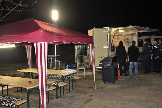 Mobile Schnell-Versorgungseinheit vorgestellt (Foto: Karl-Heinz Herrmann)