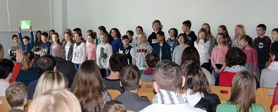 Ansturm bei der &Ouml;stertalschule (Foto: Karl-Heinz Herrmann)