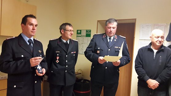 Jahreshauptversammlung bei der FFW Wasserthaleben (Foto: S. Lumnitz) Jahreshauptversammlung bei der FFW Wasserthaleben (Foto: S. Lumnitz)