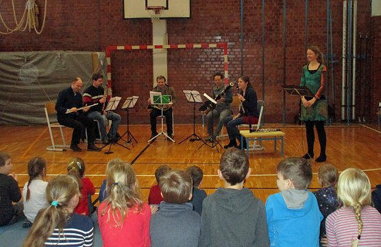 Auf dem Weg zur Musikalischen Grundschule (Foto: Privat) Auf dem Weg zur Musikalischen Grundschule (Foto: Privat)