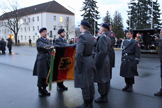 Wieder Lehrgangsteilnehmer vereidigt (Foto: Karl-Heinz Herrmann)