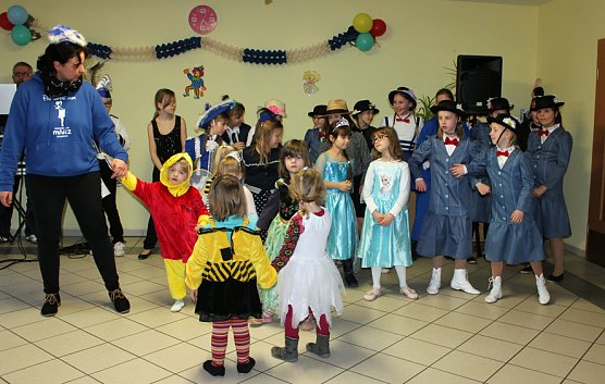 Blau-Weiss bei Senioren (Foto: Karl-Heinz Herrmann) Blau-Weiss bei Senioren (Foto: Karl-Heinz Herrmann)