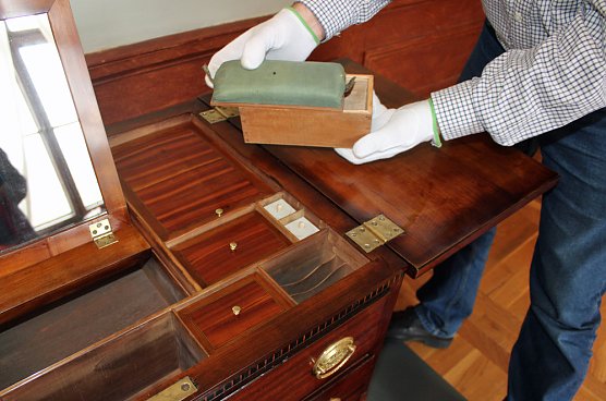 Restaurierte Hoffmann-Möbel zurück (Foto: Karl-Heinz Herrmann) Restaurierte Hoffmann-Möbel zurück (Foto: Karl-Heinz Herrmann)