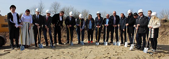 Gr&ouml;&szlig;ter Spatenstich f&uuml;r gr&ouml;&szlig;ten Eigenbau des Kyffh&auml;userkreises (Foto: Karl-Heinz Herrmann)