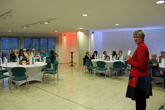 DRK ehrt Blutspender (Foto: Karl-Heinz Herrmann) DRK ehrt Blutspender (Foto: Karl-Heinz Herrmann)