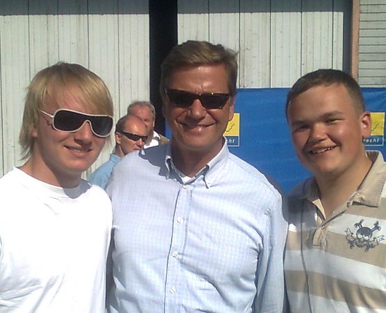 FDP-Nachwuchs mit Westerwelle (Foto: FDP) FDP-Nachwuchs mit Westerwelle (Foto: FDP)