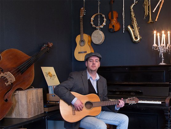 Irish Folk in Sondershausen keine Musik zum Stillsitzen (Foto: DEUBEL - Künstlervermittlung) Irish Folk in Sondershausen keine Musik zum Stillsitzen (Foto: DEUBEL - Künstlervermittlung)
