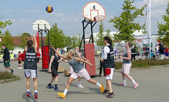 Artern � Hochburg des Streetbasketballs in Th&uuml;ringen (Foto: Landratsamt Kyffh&auml;userkreis)