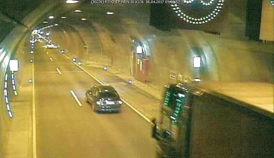 Dr&auml;ngler im Rennsteigtunnel (Foto: API)