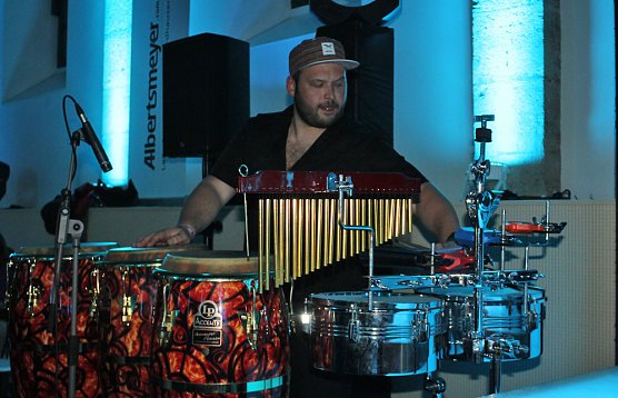 Nach der Arbeit kräftig eingeheizt (Foto: Karl-Heinz Herrmann) Nach der Arbeit kräftig eingeheizt (Foto: Karl-Heinz Herrmann)