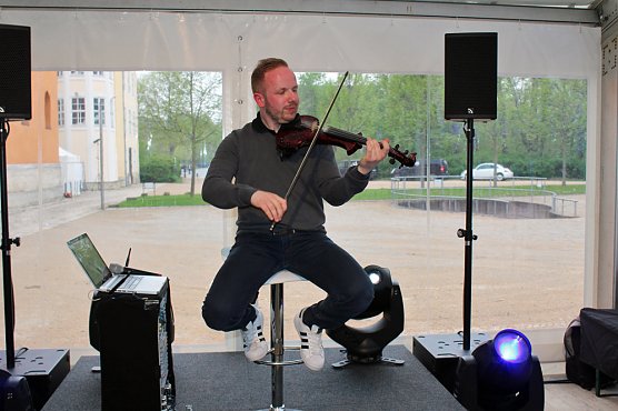 Nach der Arbeit kräftig eingeheizt (Foto: Karl-Heinz Herrmann) Nach der Arbeit kräftig eingeheizt (Foto: Karl-Heinz Herrmann)