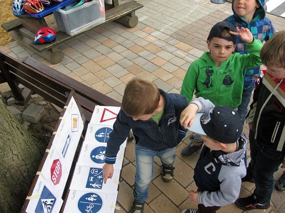 Verkehrssicherheitstag der ev. Kita Heldrungen (Foto: Bernd Müller) Verkehrssicherheitstag der ev. Kita Heldrungen (Foto: Bernd Müller)