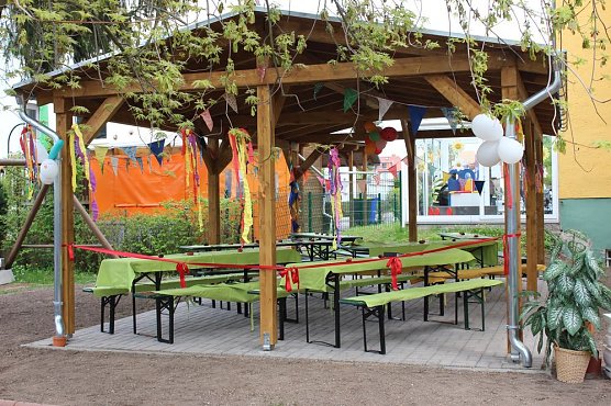 Einweihungsfeier im "Käferland" (Foto: Karl-Heinz Herrmann) Einweihungsfeier im "Käferland" (Foto: Karl-Heinz Herrmann)