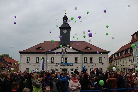 Fliederprinzessin in Amt eingef&uuml;hrt (Foto: Karl-Heinz Herrmann)