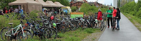 Radfahrer ohne Ende (Foto: Karl-Heinz Herrmann) Radfahrer ohne Ende (Foto: Karl-Heinz Herrmann)