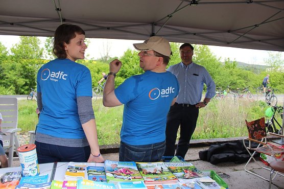 Radfahrer ohne Ende (Foto: Karl-Heinz Herrmann) Radfahrer ohne Ende (Foto: Karl-Heinz Herrmann)