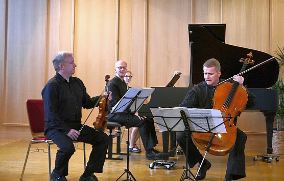 Zu Gast Liszt Trio - Weimar (Foto: Jürgen Kieper) Zu Gast Liszt Trio - Weimar (Foto: Jürgen Kieper)