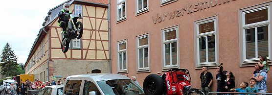 Spektakul&auml;re Stuntshow (Foto: Karl-Heinz Herrmann)