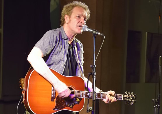 Rückblick zum Konzert von Joseph Parsons (solo) und dem Duo DOGHOUSE ROSES (Foto: Fred Böhme) Rückblick zum Konzert von Joseph Parsons (solo) und dem Duo DOGHOUSE ROSES (Foto: Fred Böhme)