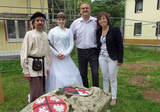 Wappenstein der Arterner Saline feierlich enth&uuml;llt (Foto: Andeas Schm&ouml;lling)