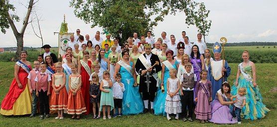 22. Lindenblütenfest in Udersleben (Foto: Karl-Heinz Herrmann) 22. Lindenblütenfest in Udersleben (Foto: Karl-Heinz Herrmann)