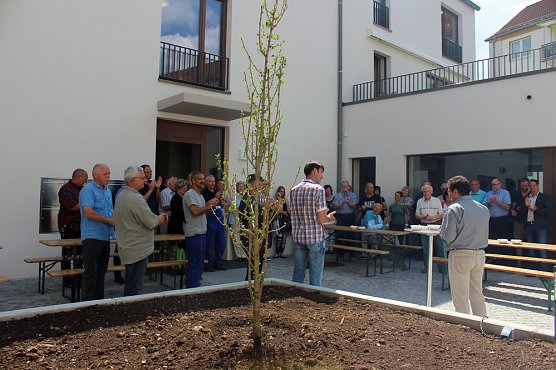 "Fortschritt" feiert Einzug in Gesch&auml;ftsstelle (Foto: Karl-Heinz Herrmann)