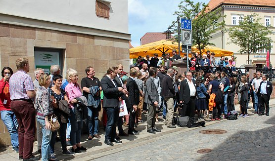 Ehrentafel für Bernhard Wagner enthüllt (Foto: Karl-Heinz Herrmann) Ehrentafel für Bernhard Wagner enthüllt (Foto: Karl-Heinz Herrmann)