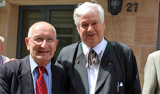Ehrentafel für Bernhard Wagner enthüllt (Foto: Karl-Heinz Herrmann) Ehrentafel für Bernhard Wagner enthüllt (Foto: Karl-Heinz Herrmann)