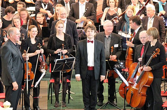 Festliches Konzert in der Trinitatiskirche (Foto: Karl-Heinz Herrmann) Festliches Konzert in der Trinitatiskirche (Foto: Karl-Heinz Herrmann)