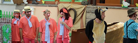 "Große Schweinerei" vor der Kindervilla (Foto: Karl-Heinz Herrmann) "Große Schweinerei" vor der Kindervilla (Foto: Karl-Heinz Herrmann)