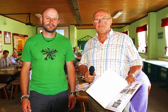 Spende f&uuml;r Nepal (Foto: G&uuml;nter Herting)