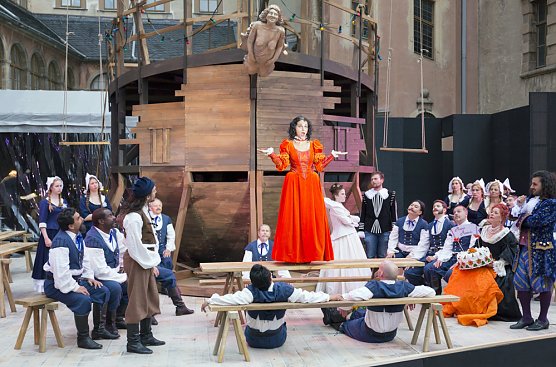 Premierengefl&uuml;ster (Foto: Tilman Graner)