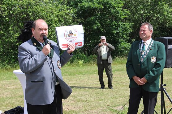 Gro&szlig;e Parade auf dem Dickkopf (Foto: Karl-Heinz Herrmann)