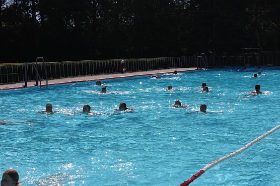 24-h-Schwimmen gestartet (Foto: Karl-Heinz Herrmann)
