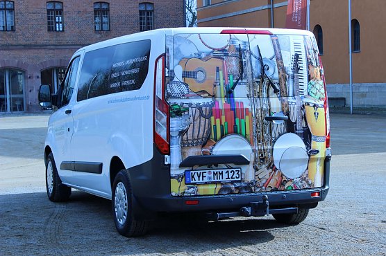 Trommeln beim Fest der Stadtwerke (Foto: Landesmusikakademie)