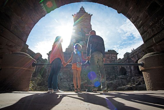 Kaiser, Gaukler und rote Bärte (Foto: Kur-u. Tourismusverband Bad Frankenhausen, Heiko Kolbe) Kaiser, Gaukler und rote Bärte (Foto: Kur-u. Tourismusverband Bad Frankenhausen, Heiko Kolbe)