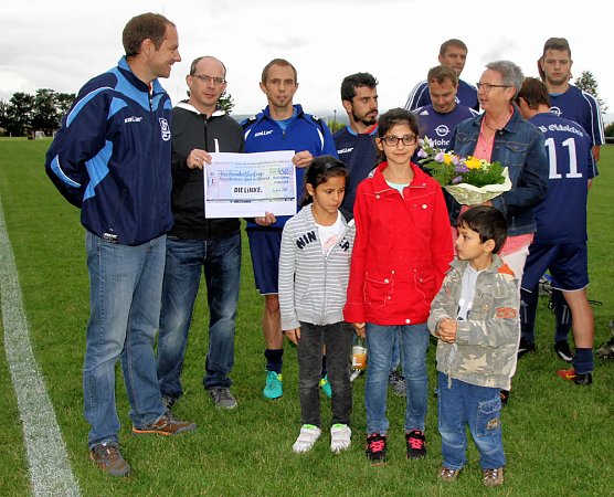 Spende f&uuml;r VfB Oldisleben (Foto: B. Wollweber)