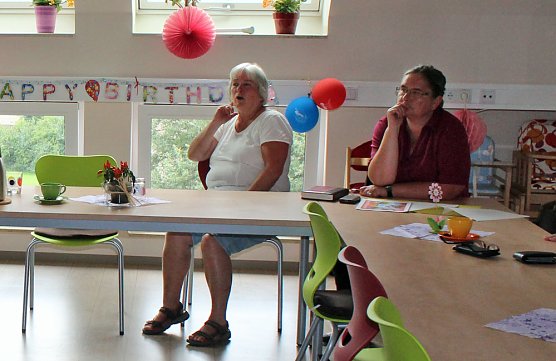 Staatssekretärin im Mehrgenerationenhaus (Foto: Karl-Heinz Herrmann) Staatssekretärin im Mehrgenerationenhaus (Foto: Karl-Heinz Herrmann)
