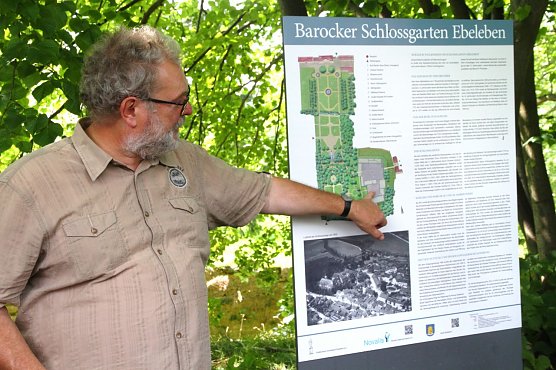 Alterskameraden der Feuerwehr besuchten den Schlosspark in Ebeleben (Foto: G&uuml;nter Herting)